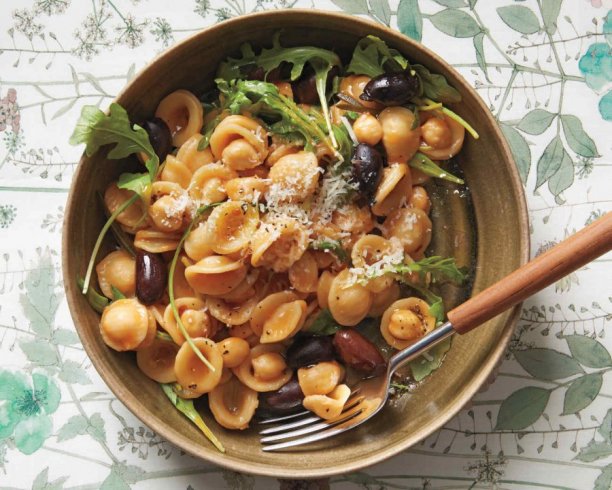 One-Pan Orecchiette with Chickpeas and OPHELLIA Olives